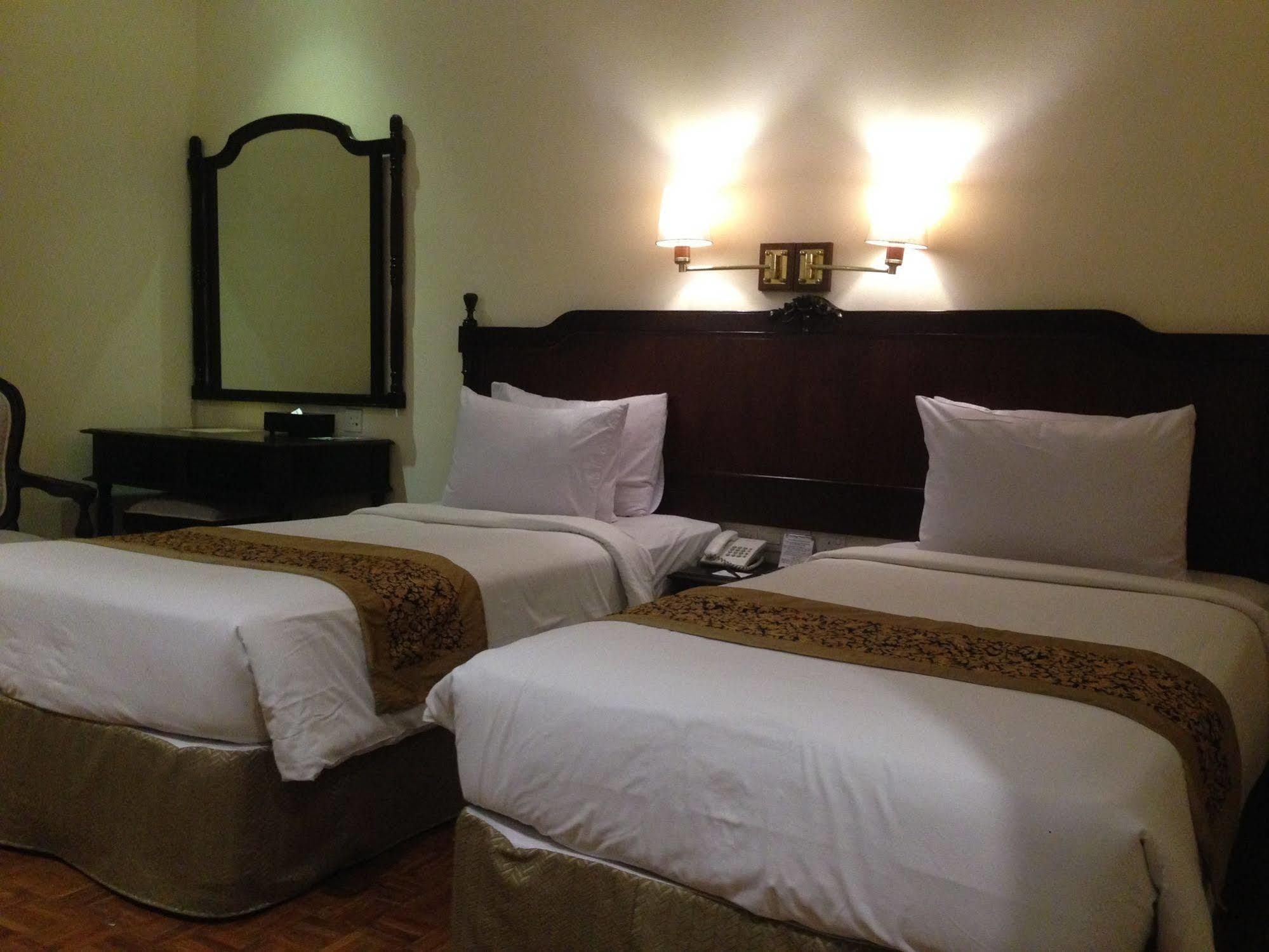 Puteri Gunung Hotel Lembang Exterior foto